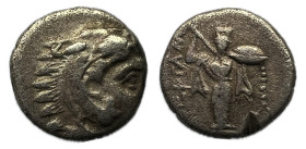 Misia. Pérgamo. Dióbolo. 310-282 a.C. (Von Fritze-Pergamon pl. I 10). (Sng Bnf-1559/66). (Klein-278). Anv.: Cabeza de Heracles a la derecha, con tocad...