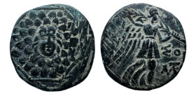 Pontos. Amisos. AE 23 85-65 a. C Época de Mitrídates VI Eupator, (SNG BM Mar Negro 1187). Anv.: Égida de frente. Rev.: AMI-ΣO[Y], Niké avanzandohacia ...