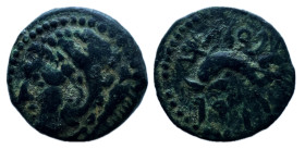 Gades-Gadir. Cuadrante. 100-20 a.C. Cádiz. (Abh-1356). (MIB-9/75). Anv.: Cabeza de Hércules a izquierda, detrás de clava. Rev.: Delfín a izquierda, de...