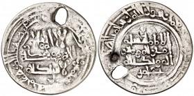 AH 385. Califato. Hixem II. Medina Fez. Dirhem. (V. 610). 2,53 g. Perforación. Rara. (MBC-).