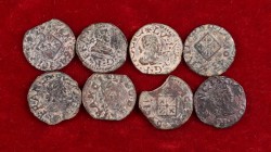 Guerra dels Segadors. Vic. 1 diner. (Cal. 227, 229, 230, 231 y 232). Lote de 8 monedas, años: 1642, 1643 (tres), 1644, 1645 (dos) y 1646. A examinar. ...
