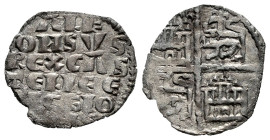 Reino de Castilla y León. Alfonso X (1252-1284). Dinero de seis líneas. (Bautista-364.1). Ve. 0,91 g. Flor de lis con base en el 1º cuadrante. Escasa....