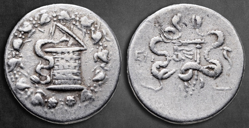 Ionia. Ephesos circa 187-67 BC. 
Cistophoric Tetradrachm AR

27 mm, 12,55 g
...