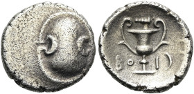 BÖOTIEN. BUNDESMÜNZE Hemidrachme ø 16mm (2.21g). 395 - 340 v. Chr. Mzst.Thespiai? Vs. Böotischer Schild. Rs. ΒΟ-Ι, Kantharos, darüber Keule, r. im Fel...