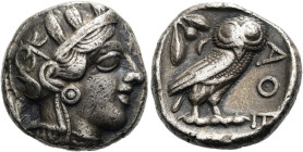 ATTIKA. ATHEN Tetradrachme ø 23mm (17.07g). 454 - 404 v. Chr. Vs.: Kopf der Athena mit attischem Helm n. r. Rs.: ΑΘΕ, Eule n. r., dahinter Olivenzweig...