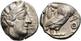 ATTIKA. ATHEN Tetradrachme ø 24mm (17.00g). 454 - 404 v. Chr. Vs.: Kopf der Athena mit attischem Helm n. r. Rs.: ΑΘΕ, Eule n. r., dahinter Olivenzweig...