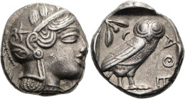 ATTIKA. ATHEN Tetradrachme ø 25mm (17.14g). 454 - 404 v. Chr. Vs.: Kopf der Athena mit attischem Helm n. r. Rs.: ΑΘΕ, Eule n. r., dahinter Olivenzweig...