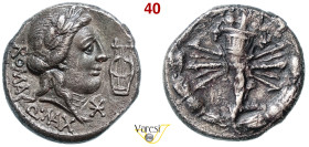 FABIA - Q. Fabius Maximus (127 a.C.) Denario. B. 6 Syd. 718 Cr. 371/1 A.V. 277 3,66 g 16,7 mm Ag D/ Testa laureata di Apollo e davanti una lira R/ Cor...