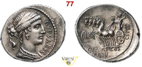 PLAUTIA - P. PLautius Hypsaeus (60 a.C.) Denario. B. 12 Syd. 911 Cr. 420/2 A.V. 470 3,91 g 19,8 mm Ag D/ Testa di Leuconea; dietro un delfino R/ Giove...