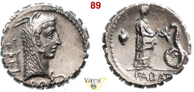 ROSCIA - L. Roscius Fabatus (64 a.C.) Denario. B. 3 Syd. 915 Cr. 412/1 A.V. 537 3,99 g 17,9 mm Ag D/ Testa di Giunone Lanuvia R/ Una giovinetta nutre ...