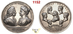GRAN BRETAGNA - Giorgio II e Carolina (1727-1760) Medaglia 1732 Opus J. Crocker (D/) e J.S. Tanner (R/), Eimer 528 Ag 117,73 g 69,5 mm • Colpo al bord...
