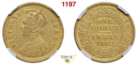 INDIA - Vittoria d'Hannover (1837-1901) Mohur 1862 "V" on bust, 2 flowers, Calcutta Ag NGC AU55