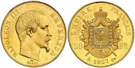 1857. Francia. Napoleón III. A (París). 50 francos. (Fr. 571) (Kr. 785.1). 16,09 g. AU. Parte de brillo original. EBC.
