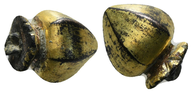 Gold plated bud shaped object
6,19 g - 15,11 mm