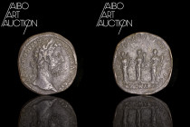 Roman coin Bronze - Empire - Commodus Sesterce Rome 187

M COMMODVS ANT P FELIX AVG BRIT Laureate head on the right. Rev: P M TR P XII IMP VIII COS ...