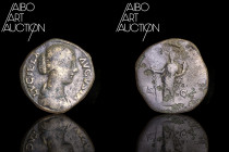 Roman coin Bronze - Empire - Lucille Sesterce Rome 164-167

LVCILLA AVGVSTA Draped bust right. Rev: HILARITAS // S C Hilaritas standing left, holdin...