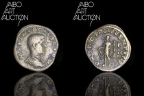 Roman coin Bronze - Empire - Maximus Caesar Sesterce Rome 236-238

MAXIMVS CAES GERM Bare head right. Rev: PRINCIPI IVVENTVTIS // S C The emperor st...