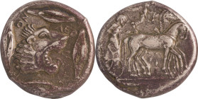 185. SICILE LEONTINI (500-466)
Tétradrachme.
Avers : Mufle de lion entre quatre grains d’orge.
Revers : Bige aux pas.
Poids : 17,06 g
Pozzi : 462.
TB ...
