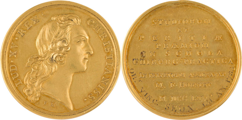 314. Louis XV (1715-1774)
 Médaille en or commémorant un prix pour la médecine,
...