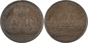 591. BOHÈME Maison des Hasbourg, Charles VI (1380-1422)
 Médaille en argent commémorant le couronnement
du couple royal en 1723 à Prague en Bohème.
D ...
