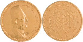 593. ÉGYPTE, Fuad (1917-1936)
500 Piastres, 1922 en or jaune.
Poids : 42,47 g
Fr : 26.
Presque Superbe.
