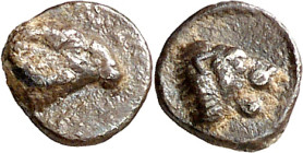 (s. IV a.C.). Caria. Halicarnaso. Tetartemorion. (S. falta) (SNG. Keckman 903). 0,22 g. MBC+.