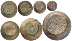 (s. IV-VII d.C.). Conjunto de 7 exagias o ponderales bizantinos en bronce, de tipo esférico achaflanado y marcas de valor en alfabeto griego en la par...