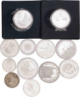Lote de 12 medallas y reproducciones en plata, dos en estuches. A examinar. MBC+/Proof.