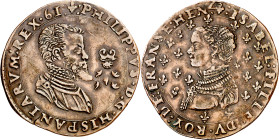 Antiguos Países Bajos. 1561. Felipe II. Brujas. Tesorería desconocida. Felipe II e Isabel de Valois. Jetón. (Dugniolle 2278). Atractivo. Cobre. 3,93 g...