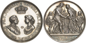 DEUTSCHE GESCHICHTE 1806-1918. PREUSSEN Kgr.. Wilhelm I. 1861-1888. Medaille 1881 (v. Kullrich, b. Loos) Hochzeit s. Enkels WILHELM (II.) mit AUGUSTA ...