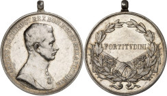 EUROPA. ÖSTERREICH. Karl I. 1916-1918. Tapferkeitsmedaille o.J.(1917) (v. H.Kautsch) Brustb. des Kaisers n.r./FORTITVDINI über gekreuzten Fahnen im Lo...