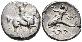 CALABRIA, Tarento. Didracma. (Ar. 7,57g/21mm). 332-302 a.C. (Seaby 347 var; CNG 800 var). Anv: Jinete con lanza y escudo a derecha, debajo: ΦΙΛI. Rev:...