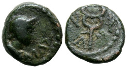 MASSALIA. AE13. (Ae. 2,09g/13mm). 49 a.C. (Depeyrot, Marsella 73). Anv: Cabeza laureada de Apolo, delante: MAΣ. Rev: Caduceo alado, letras griegas: N-...