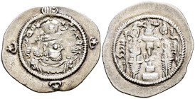 IMPERIO SASANIDA, Hormazd IV. Dracma. (Ar. 4,05g/32mm). Año 10 (588 d.C.). BYSH (Bishapur). (Göbl SN I/1). Anv: Busto coronado y drapeado de Hormazd I...