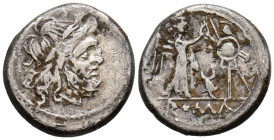 ACUÑACIONES ANONIMAS. Victoriato. (Ar. 2,99g/17mm). 179-170 d.C. Roma. (Crawford 186/1). Anv: Cabeza laureada de Júpiter a derecha. Rev: Victoria coro...
