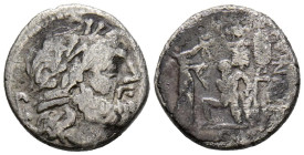 GENS FUNDANIA. Quinario. (Ar. 1,72g/13mm). 101 a.C. Roma. (Crawford 326/2). Anv: Cabeza laureada de Júpiter a derecha, detrás P. Rev: Victoria coronan...