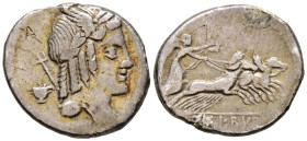 GENS JULIA. Denario. (Ar. 3,78g/19mm). 85 a.C. Taller auxiliar de Roma. (FFC 767; Crawford 352/1a). Anv: Cabeza laureada y alada de Apolo a derecha, d...