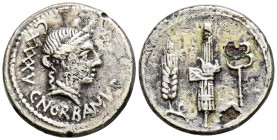GENS NORBANA. Denario forrado. (Ar-Ae. 3,37g/19mm). 83 a.C. Roma. (Crawford 357/1b; FFC 943). Anv: Cabeza diademada de Venus a derecha, detrás número:...