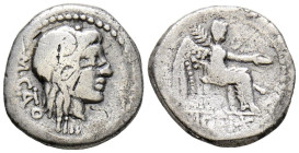 GENS PORCIA. Quinario. (Ar. 1,70g/14mm). 89 a.C. Roma. (Crawford 343/2b). Anv: Cabeza laureada de Libertas a derecha, detrás leyenda: M CATO. Rev: Vic...