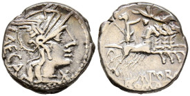GENS PORCIA. Denario. (Ar. 3,92g/18mm). 125 a.C. Roma. (FFC 1051; Crawford 270/1). Anv: Cabeza de Roma a derecha, delante estrella, detrás leyenda: LA...