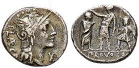 GENS PORCIA. Denario. (Ar. 3,79g/18mm). 110-109 a.C. Roma. (FFC 1055; Crawford 301/1). Anv: Cabeza de Roma a derecha, delante estrella, detrás leyenda...