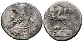 GENS QUINCTIA. Denario. (Ar. 3,87g/19mm). 112-111 a.C. Italia Central. (FFC 1086; Crawford 297/1). Anv: Busto de Hércules a izquierda con maza su homb...
