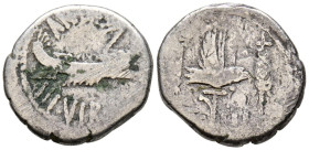 MARCO ANTONIO. Denario. (Ar. 3,22g/18mm). 32-31 a.C. Ceca volante. (FFC 33; Crawford 544/15). Anv: Galera Pretoriana a derecha, alrededor leyenda: ANT...