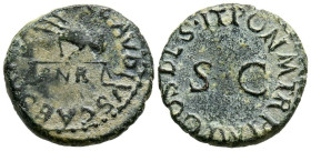 CLAUDIO I. Cuadrante. (Ae. 4,15g/15mm). 41 d.C. Roma. (RIC 85). Anv: Mano sosteniendo balanza, alrededor leyenda: TI CLAVDIVS CAESAR AVG. Rev: SC, alr...
