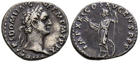DOMICIANO. Denario. (Ar. 3,45g/19mm). 90-91 d.C. Roma. (RIC 721). Anv: Cabeza laureada de Domiciano a derecha, alrededor leyenda: IMP CAES DOMIT AVG G...