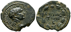 TRAJANO. Ae22. (Ae. 5,61g/22mm). 98-117 d.C. Siria, Cyrrhestica. (RPC 3440). Anv: Busto drapeado y laureado de Trajano a derecha, alrededor leyenda: Α...