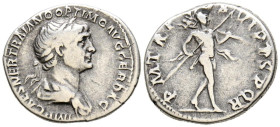 TRAJANO. Denario. (Ar. 3,56g/19mm). 112-114 d.C. Roma. (RIC 269). Anv: Busto laureado y drapeado de Trajano a derecha, alrededor leyenda: IMP CAES NER...