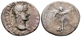 ADRIANO. Hemidracma. (Ar. 1,30g/14mm). Año 4 (119-120 d.C.). Capadocia, Caesarea. (RPC 3075). Anv: Cabeza laureada de Adriano a derecha, alrededor ley...