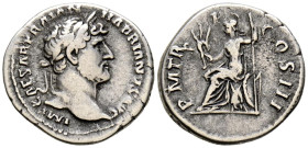 ADRIANO. Denario. (Ar. 3,02g/18mm). 121-123 d.C. Roma. (RIC 541). Anv: Cabeza laureada de Adriano a derecha, alrededor leyenda: IMP CAESAR TRAIAN HADR...