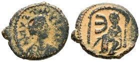 JUSTINO I. Pentanummio. (Ae. 2,18g/15mm). 518-527 d.C. Theoupolis (Antioquía). (DOC 57; Seaby 111). Anv: Busto de Justino I a la derecha. Rev: Tyche d...
